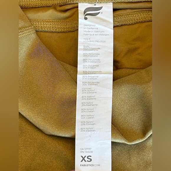 NWT Fabletics Shimmering Gold Oasis High Waisted Pocket 7/8 Leggings  Size XS - Picture 10 of 13